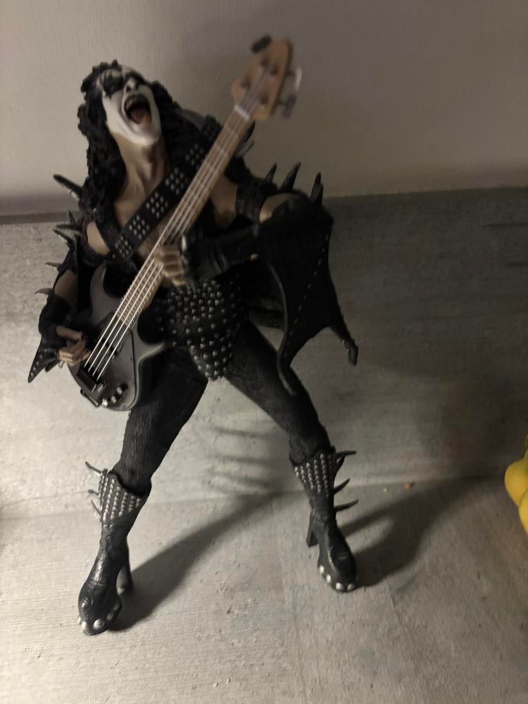 KISS Gene Simmons actiefiguur 35 cm 12 inch, Ophalen of Verzenden, Nieuw