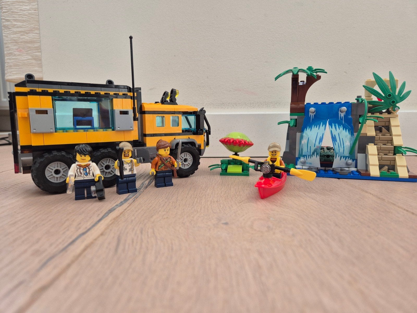 jungle mobiel laboratorium, legoset 60160., Kinderen en Baby's, Lego, Ophalen of Verzenden, Zo goed als nieuw, Compleet