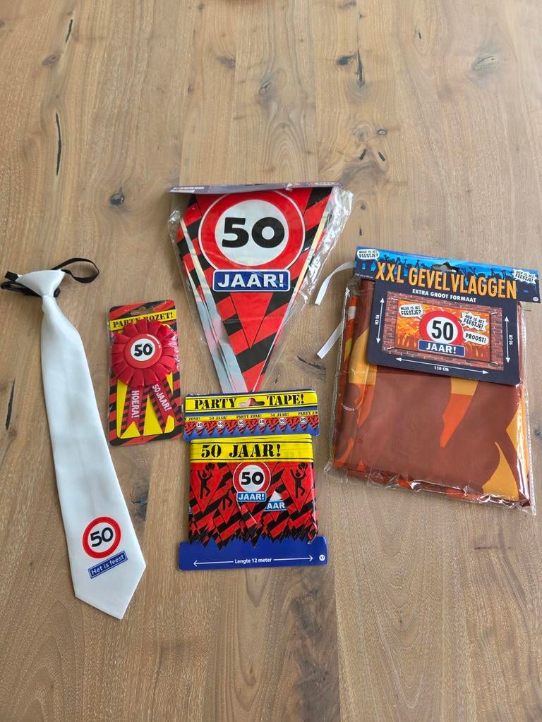 50 Jaar Feestversiering, Hobby en Vrije tijd, Feestartikelen, Ophalen of Verzenden, Zo goed als nieuw, Versiering, Abraham of Sarah