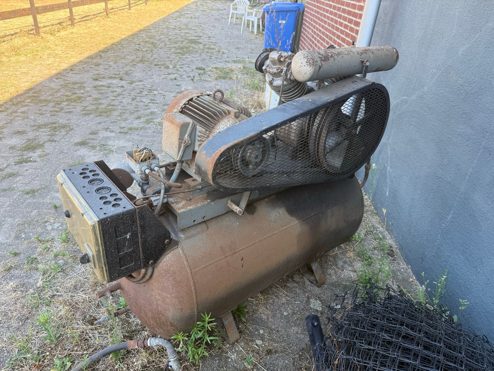 Grasso Industriële Compressor - Robuust en Krachtig, Ophalen, Gebruikt, 400 tot 800 liter/min, 10 bar of meer