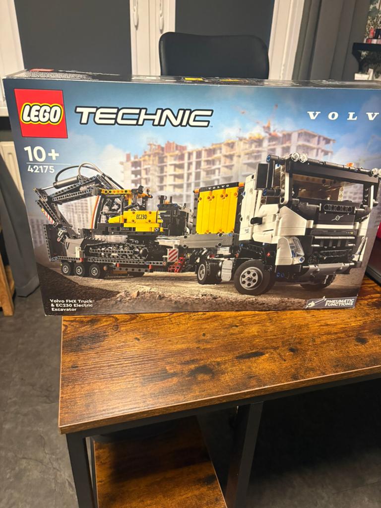 Lego Technic 42175 Volvo FMX Truck & EC230 Electric Graafmac, Ophalen, Lego, Zo goed als nieuw, Technic