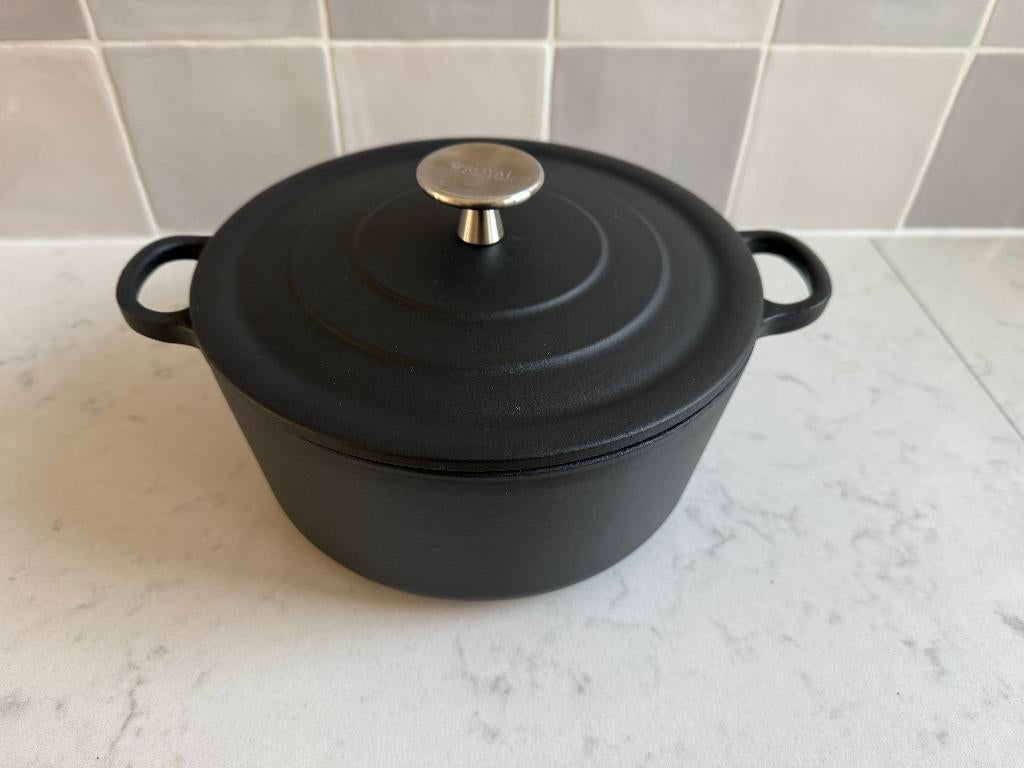 Cast iron pans from Royal van Kempen & Begeer 22 cm, Ophalen of Verzenden, Gebruikt, Gietijzer