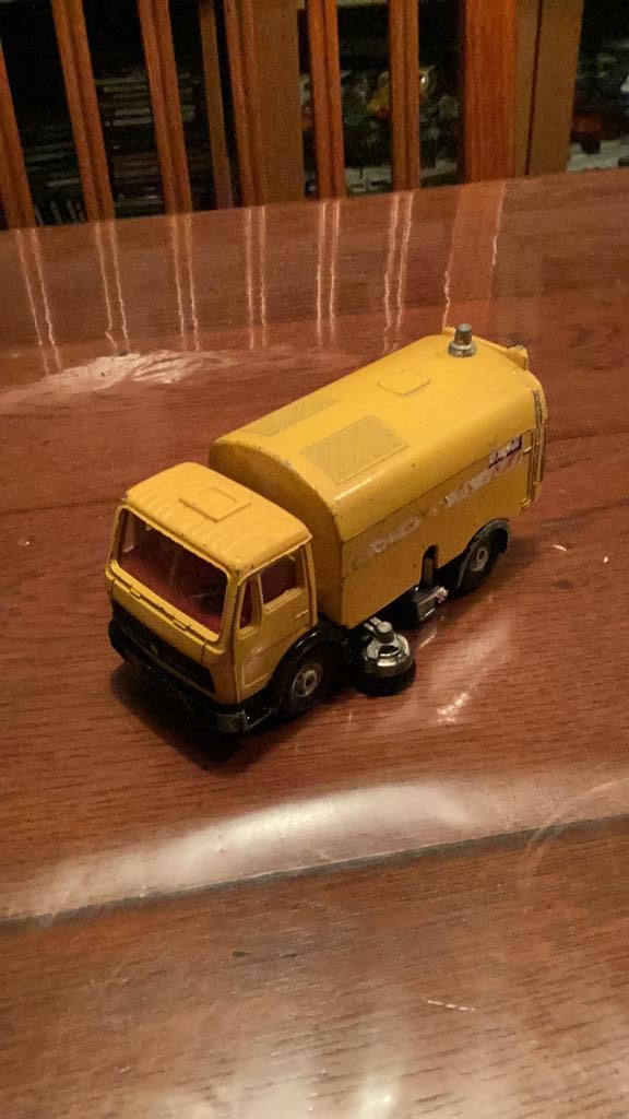 Corgi Faun bezemwagen 1:50, Ophalen of Verzenden, Gebruikt, Bus of Vrachtwagen, Corgi