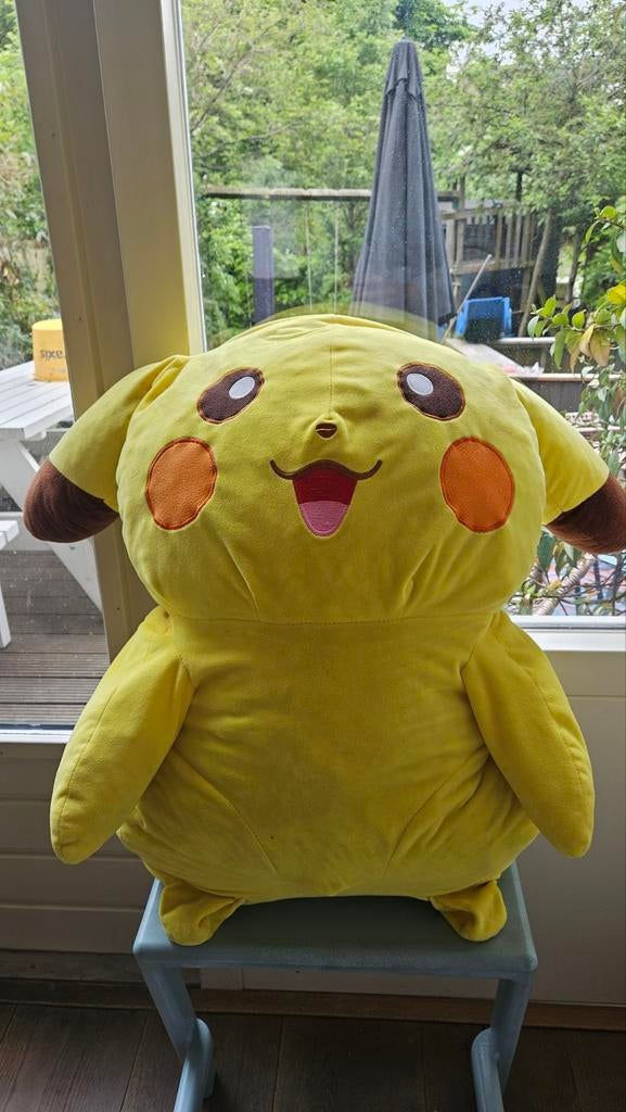 Grote Pikachu Knuffel - tegen elk aannemelijk bod, Ophalen, Geel, Overige typen, Zo goed als nieuw