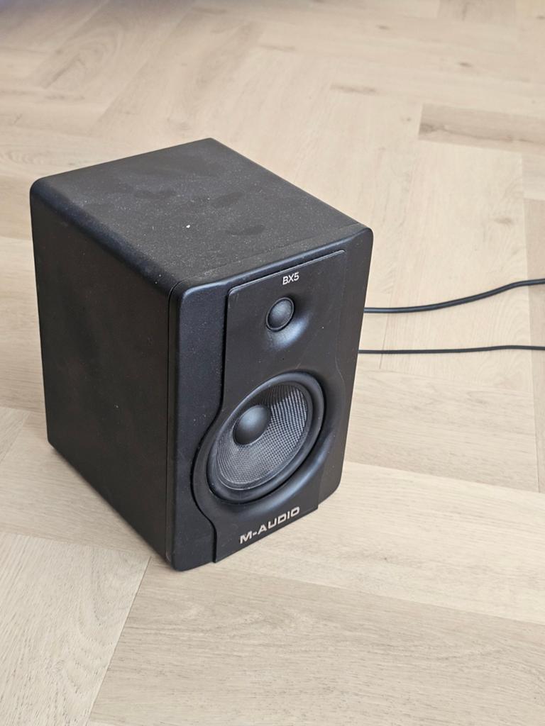M-Audio BX5 actieve studiomonitor twee stuks, Gebruikt, 60 tot 120 watt, Front, Rear of Stereo speakers, Ophalen