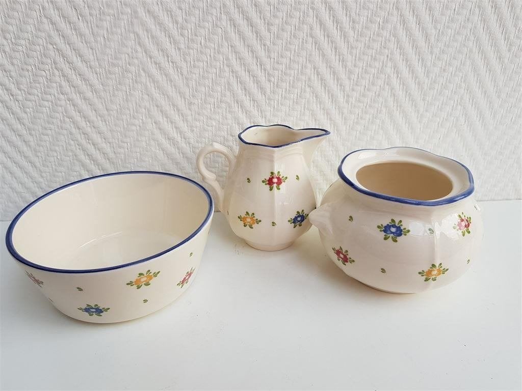 Zeller Petit Rose, Fleur, melkkan, kom, suikerpot, Ophalen of Verzenden, Zo goed als nieuw, Bord(en), Overige stijlen