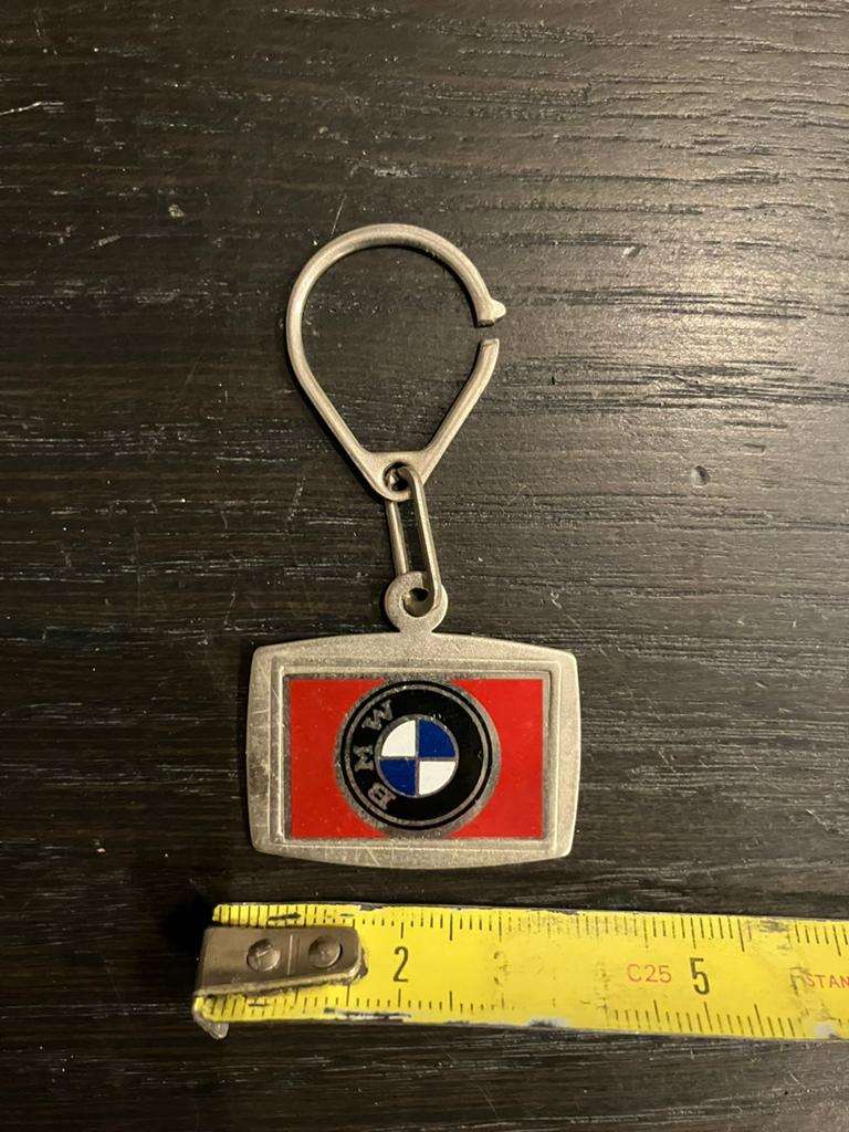Oude sleutel hanger BMW - Breda Bier, Verzamelen, Sleutelhangers, Ophalen of Verzenden, Zo goed als nieuw