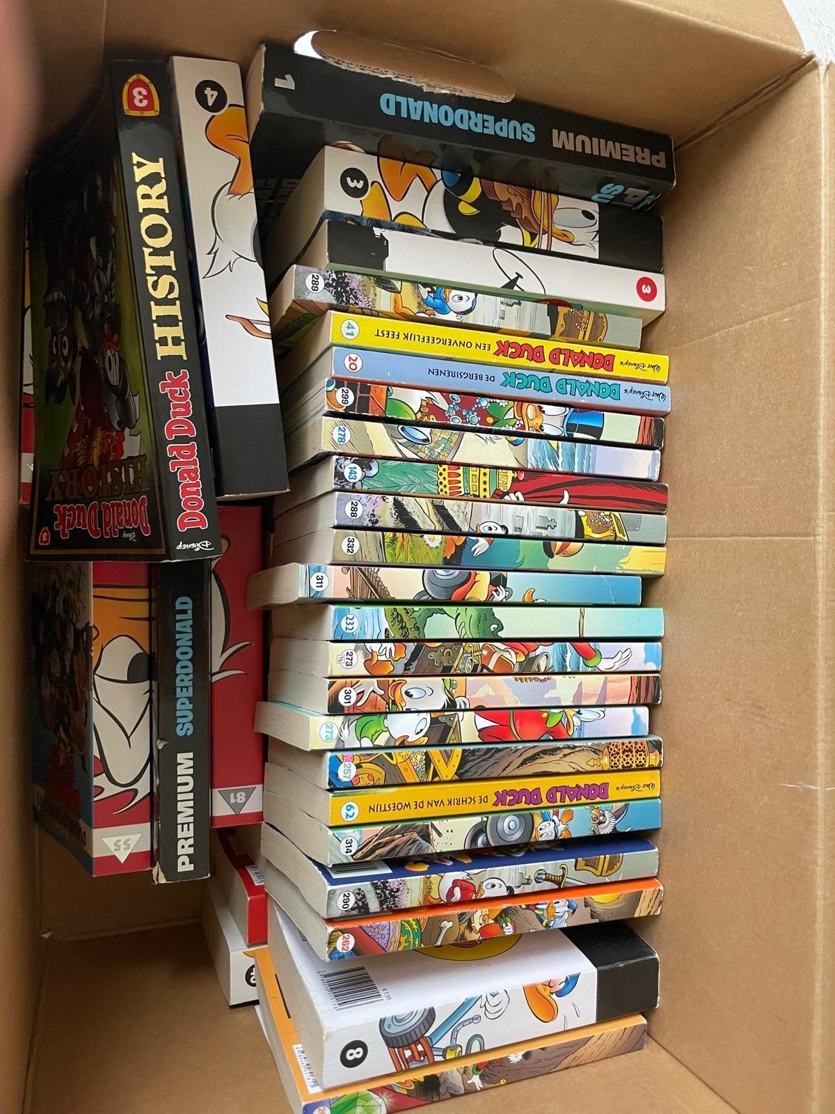 Heel veel Donald Duck pockets, themapockets en dubbelpockets, Boeken, Meerdere stripboeken, Ophalen of Verzenden, Gelezen