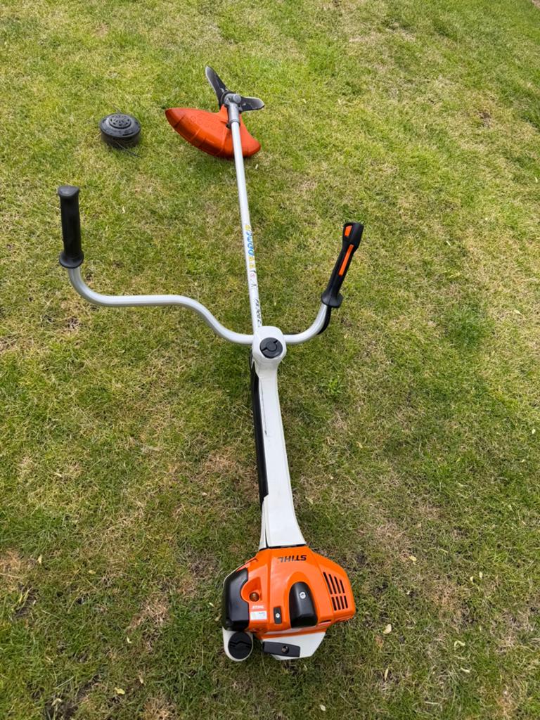 Stihl fs360c bosmaaier met mes en draadkop, Tuin en Terras, Bosmaaiers, Ophalen of Verzenden, Zo goed als nieuw, Benzine