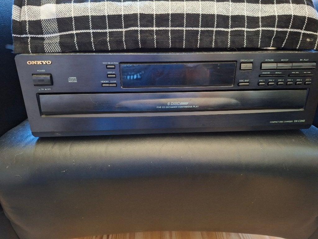 Onkyo DX-C340 6-disc CD-wisselaar - Speelt 5 van de 6 discs, Ophalen of Verzenden, Gebruikt, Overige merken, Wisselaar