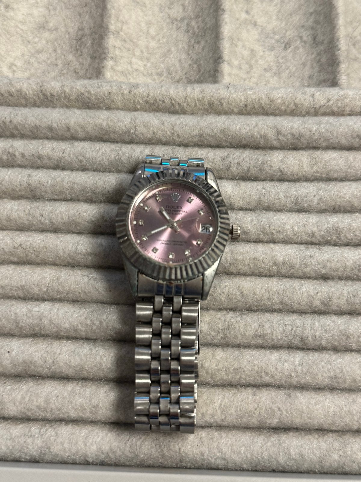 Dameshorloge zilver met paarse wijzerplaat, Sieraden, Tassen en Uiterlijk, Horloges | Dames, Overige merken, Staal, Gebruikt, Polshorloge