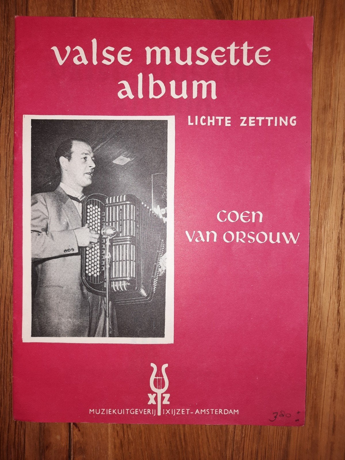 Accordeon-valse musette album-lichte zetting coen van orsouw, Gebruikt, Ophalen of Verzenden, Artiest of Componist, Populair