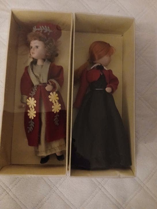 Set van 2 porseleinen poppen: Thérèse Raquin & Kate Croy, Verzamelen, Ophalen of Verzenden, Nieuw, Pop