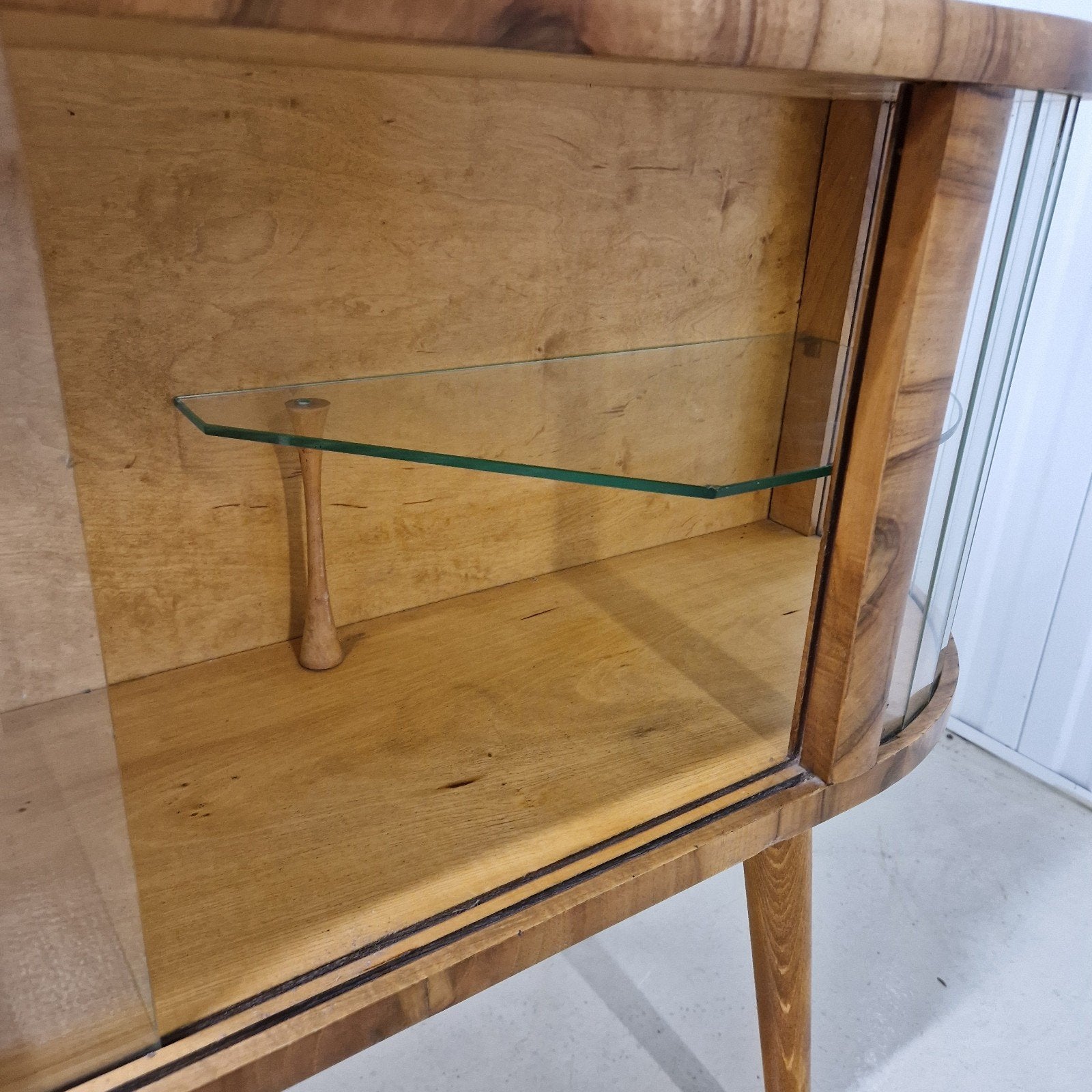 Foto 9 van Vintage Vitrinekast / Dressoir Jaren 5060 Mid-Century Modern