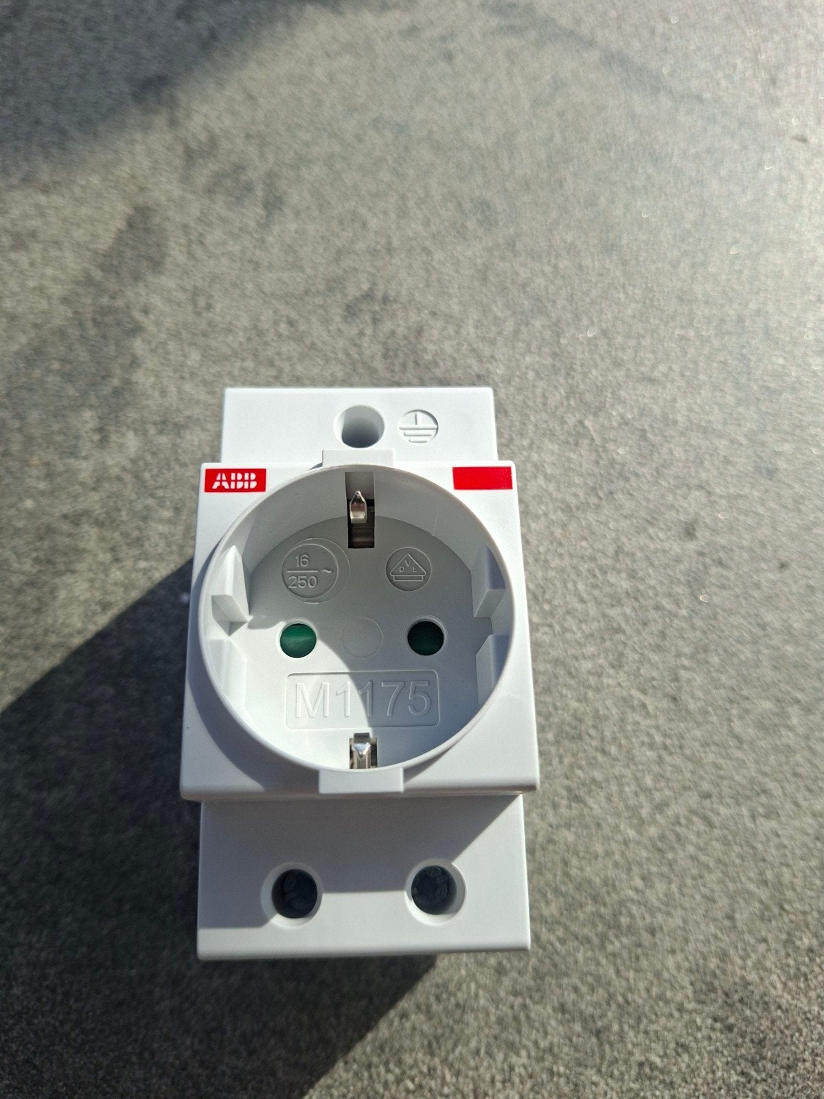 ABB Stopcontact voor DIN-rail - 16A 250V, Ophalen of Verzenden, Nieuw, ABB, Stopcontact
