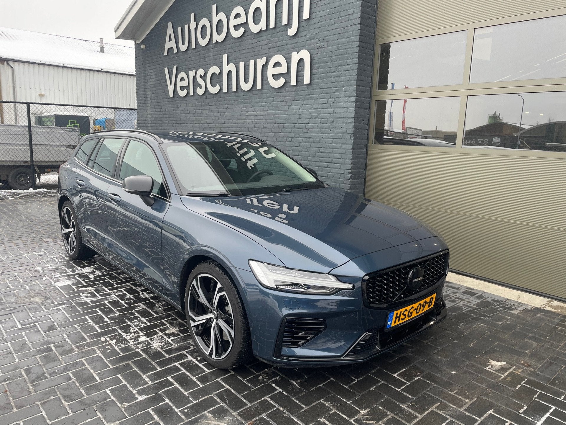Volvo V60 2.0 T6 Plug-in hybrid AWD Plus Dark heico long ran, Auto's, Volvo, Automaat, Gebruikt, 4 cilinders, Blauw