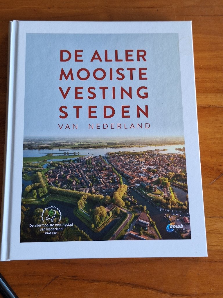 De allermooiste vestingsteden van Nederland, Ophalen of Verzenden, Tweede Wereldoorlog, Zo goed als nieuw, Overige onderwerpen