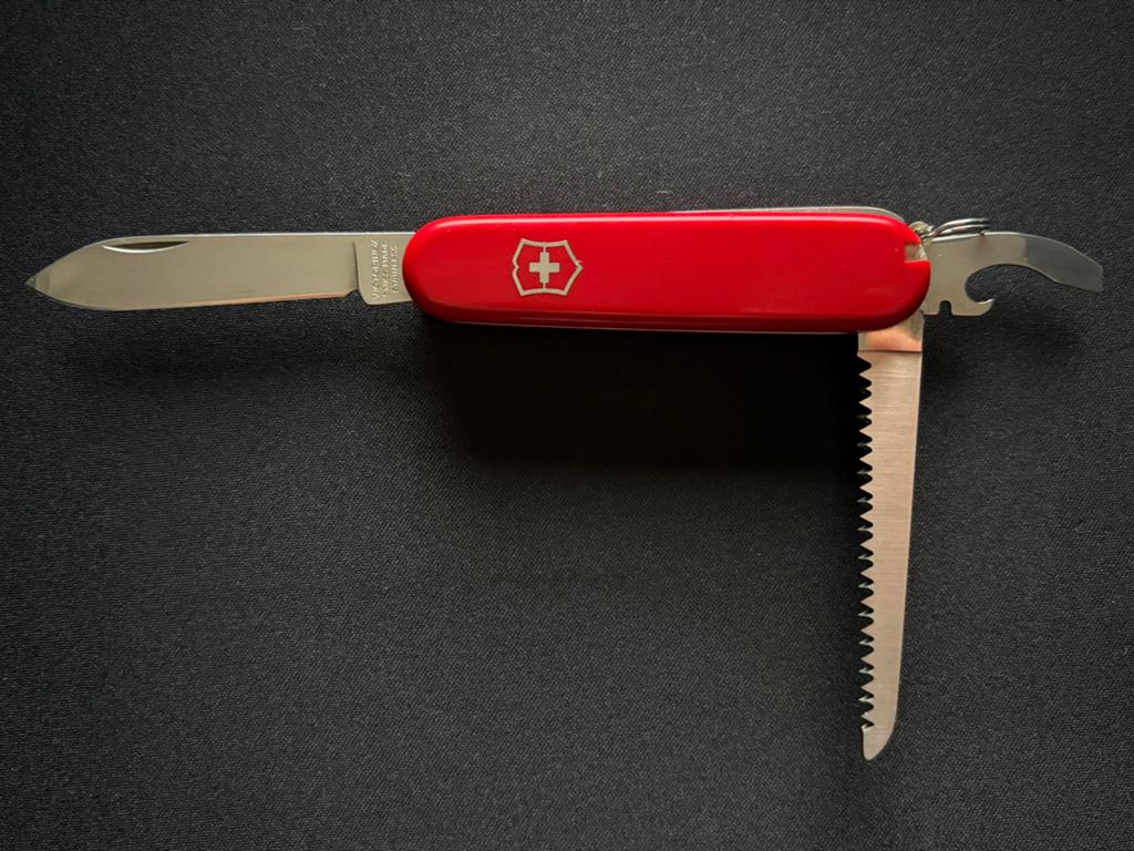 Victorinox Swiss Zakmes - Rood, Caravans en Kamperen, Kampeergereedschap, Ophalen of Verzenden, Zo goed als nieuw