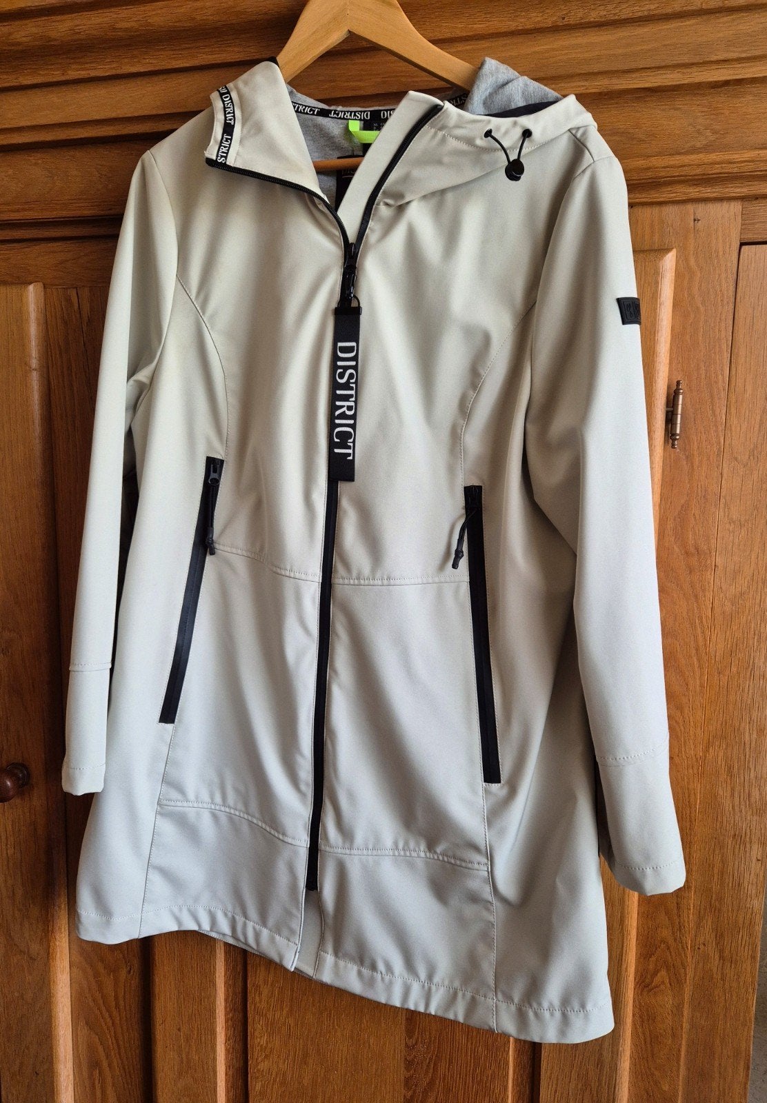 Jas van District, Kleding | Dames, Jassen | Zomer, Zo goed als nieuw, Maat 42/44 (L), Grijs, Ophalen of Verzenden