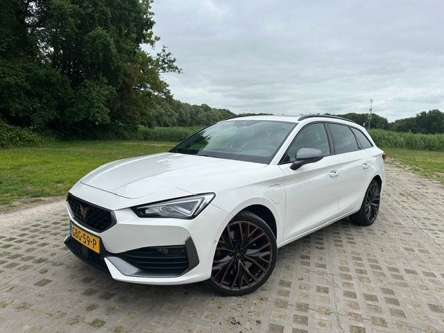 CUPRA Leon ST 1.4 E-Hybrid 245PK | VZ Copper Edition | 2021, Auto's, Dealer onderhouden, 4 cilinders, Leon, Wit