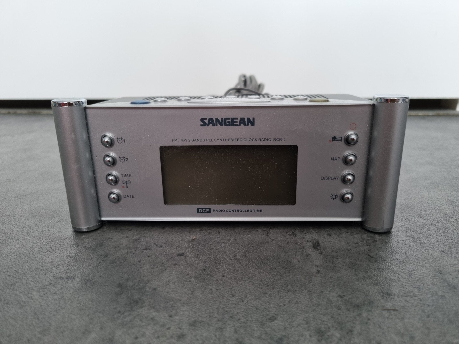 Wekker radio Sangean RCR 2 in zeer goede staat, Ophalen, Zo goed als nieuw, Vrijstaand, Minder dan 45 cm