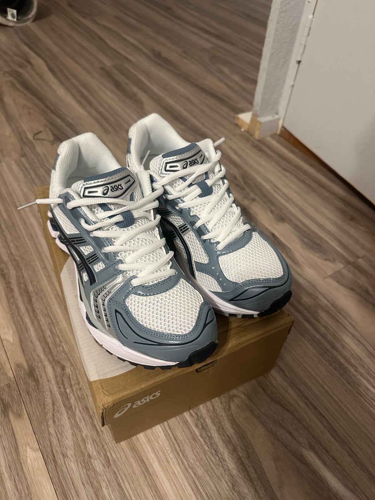 ASICS Kayano hardloopschoenen maat 43 (valt als 42), Ophalen of Verzenden, Nieuw, Wit, Sneakers of Gympen