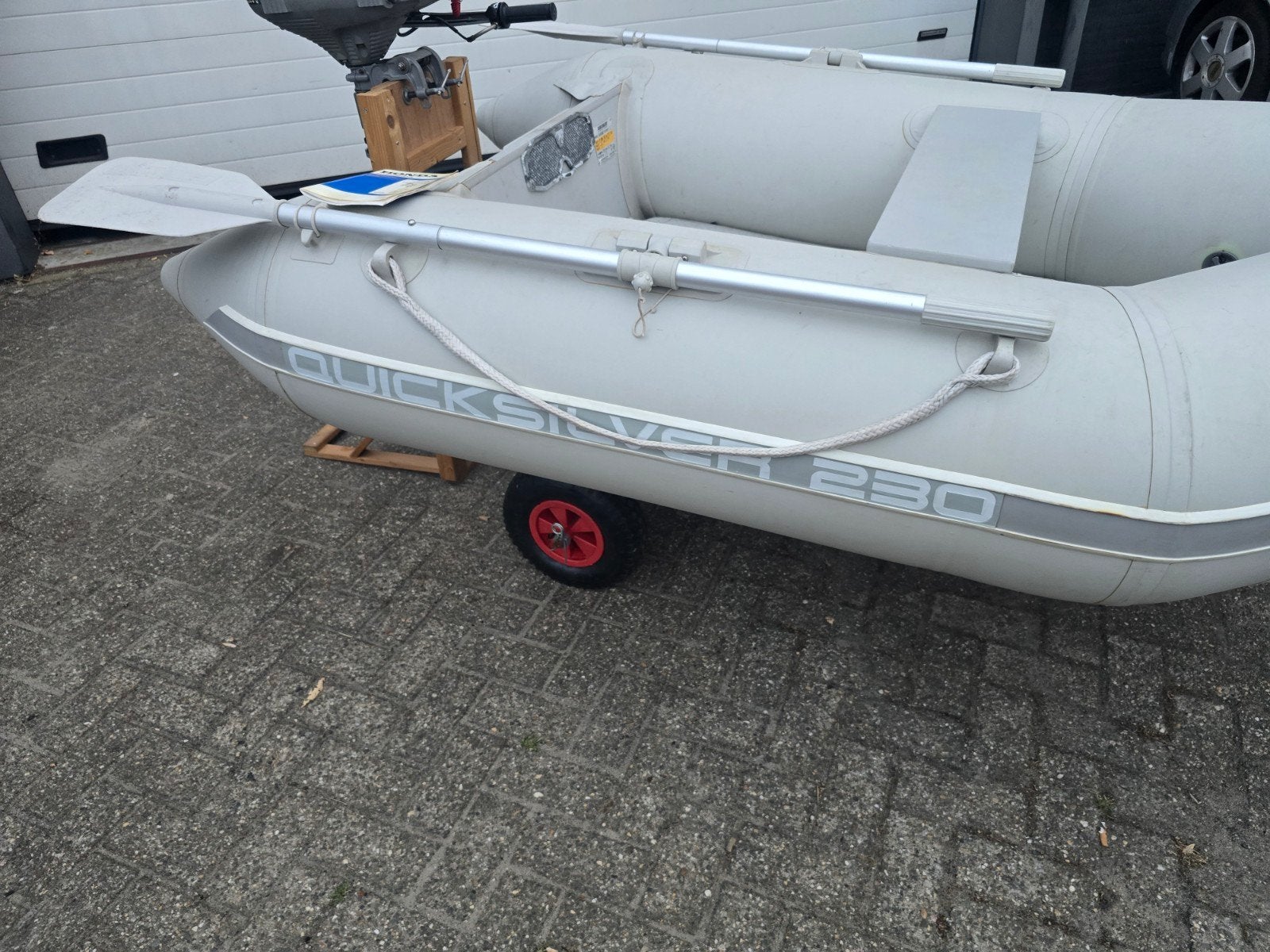 Foto 3 van Quicksilver 230 rubberboot met Honda 2pk buitenboordmotor