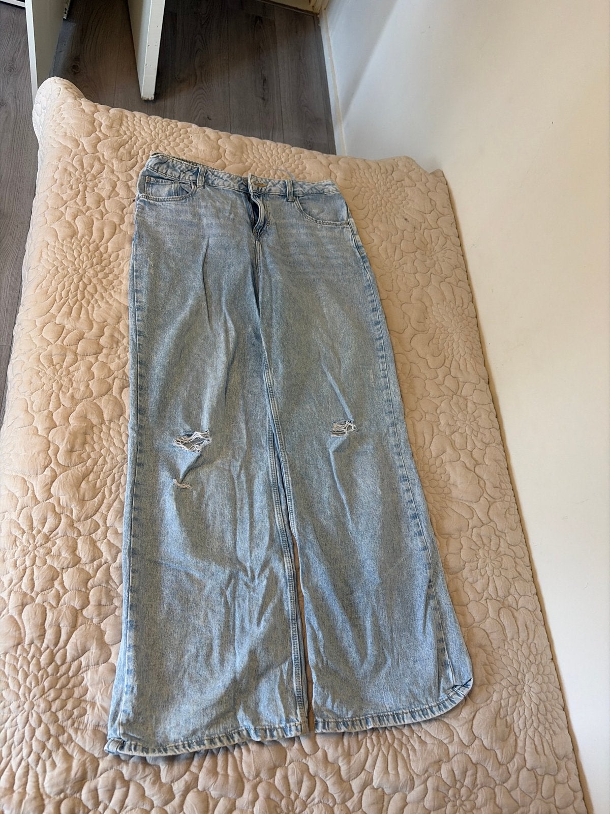 C&A wide leg jeans met scheuren, Kleding | Dames, Ophalen of Verzenden, Zo goed als nieuw, Blauw, Overige jeansmaten