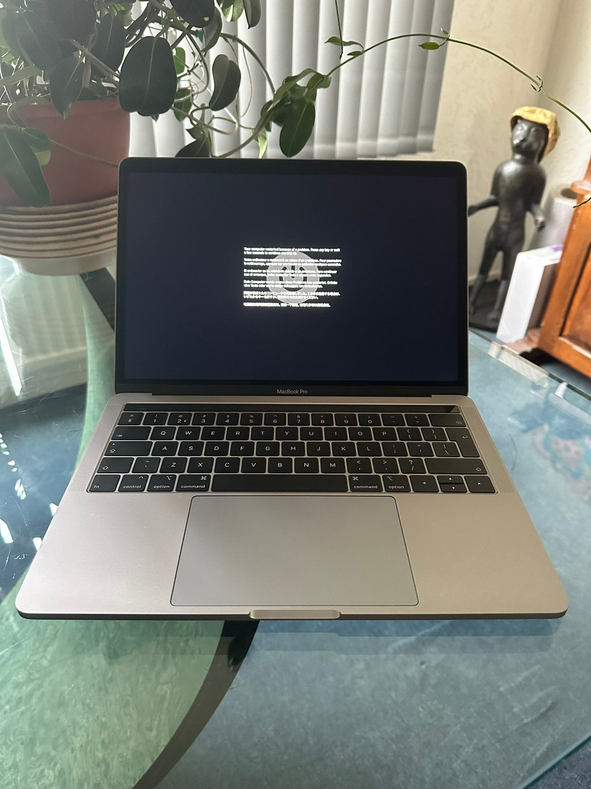 Macbook Pro 13” inch 2019 DEFECT, Computers en Software, 2 tot 3 Ghz, 13 inch, Niet werkend, Ophalen