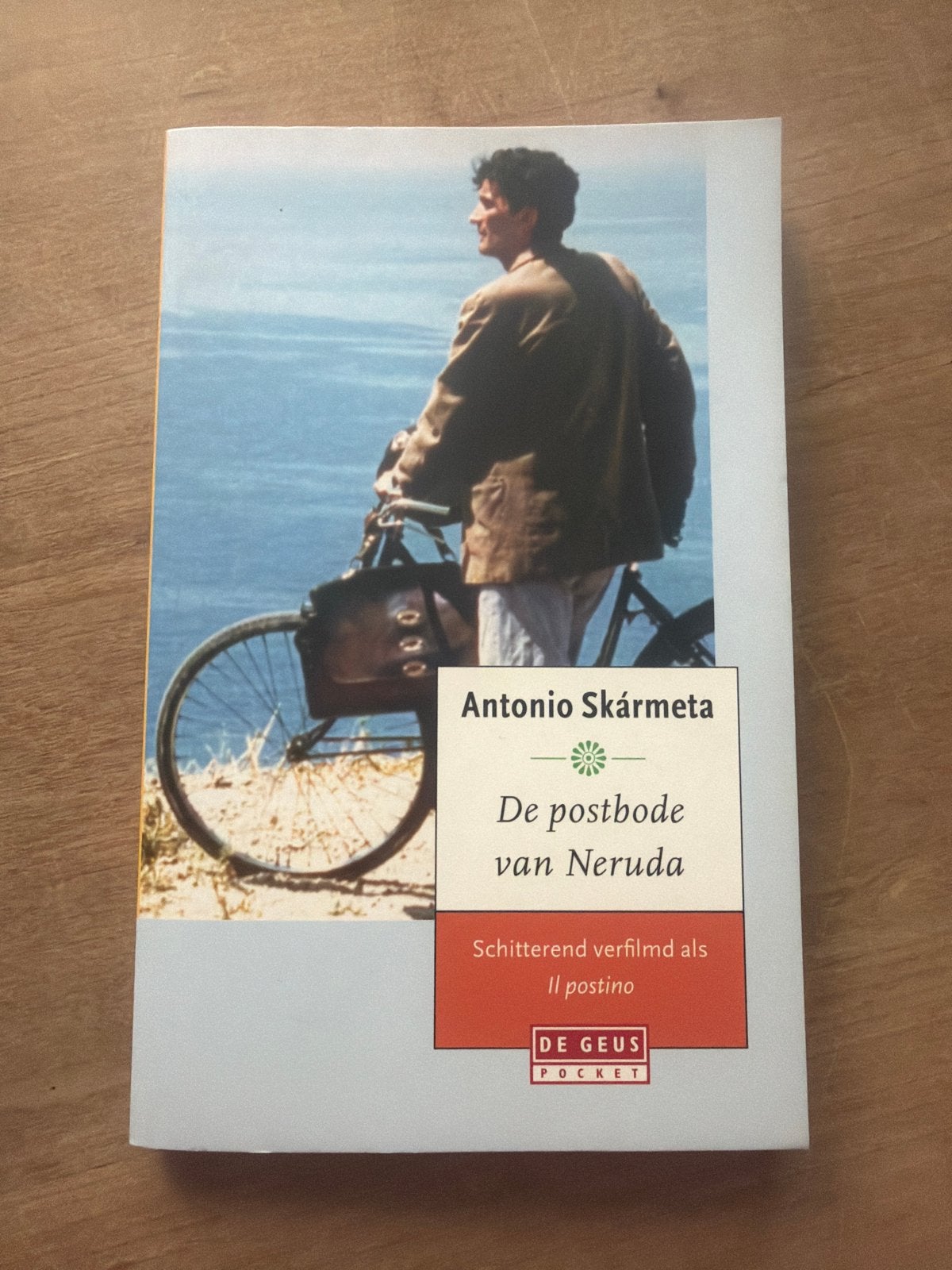 De postbode van Neruda - Antonio Skármeta, Ophalen of Verzenden, Gelezen, Europa overig