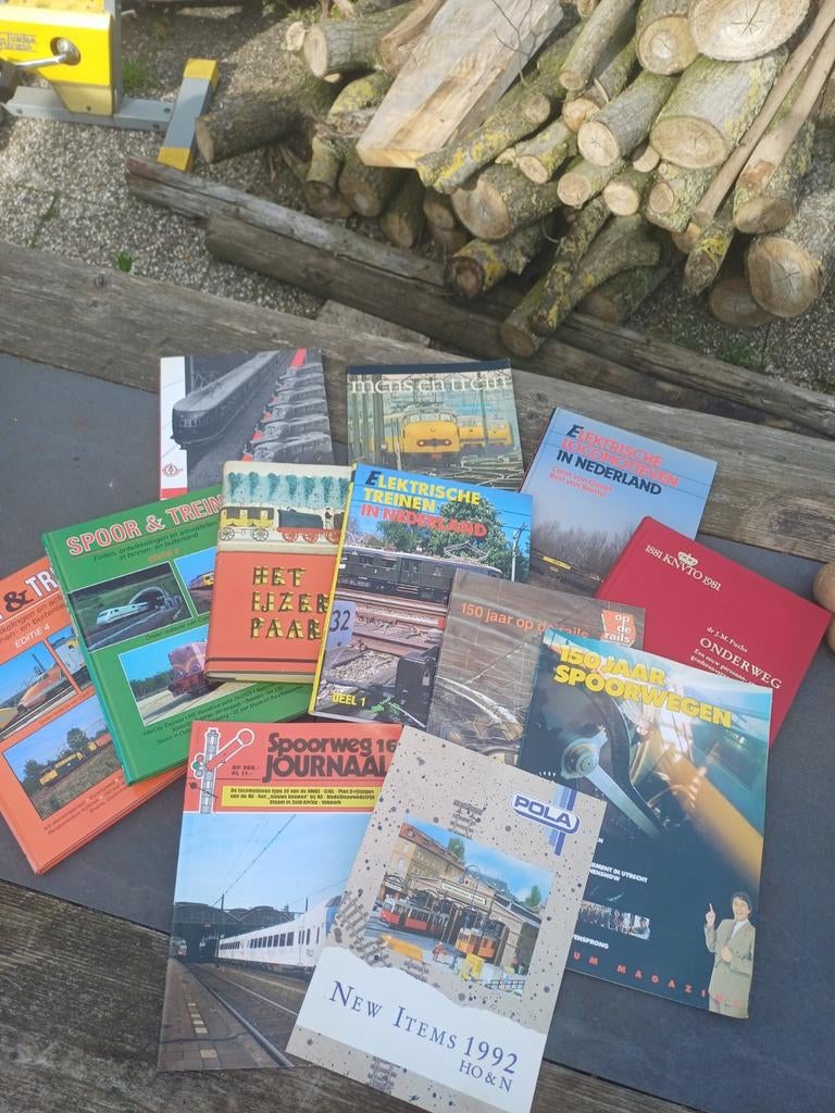 Diverse boeken over de spoorwegen, Ophalen of Verzenden, Zo goed als nieuw, Trein, Boek of Tijdschrift
