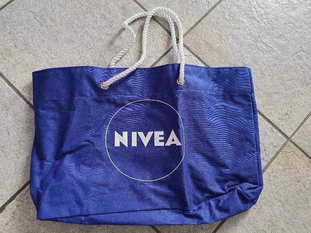 Nivea strandtas, Ophalen of Verzenden, Nieuw, Blauw, 30 cm of meer