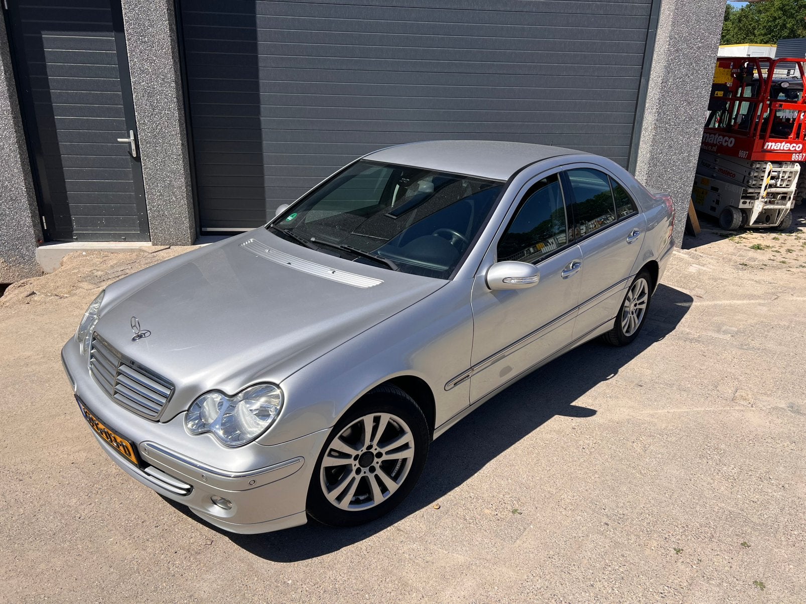 Mercedes C200 Kompr Aut Elegance Nieuwe kettingset Topstaat, Auto's, Automaat, Zwart, 4 cilinders, 1796 cc