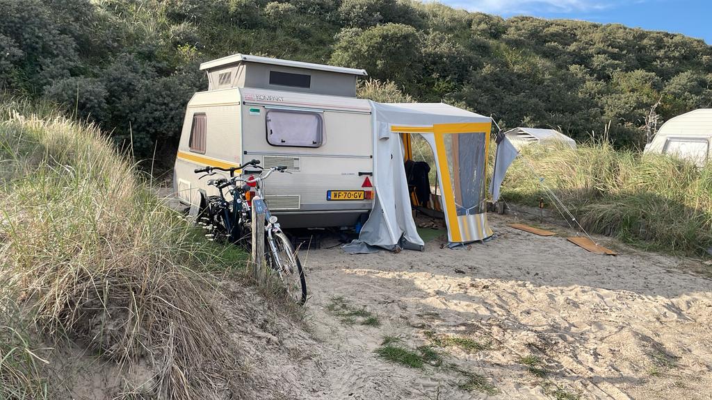 Kip kompakt caravan 32 EK met hefdak, Caravans en Kamperen, Standaardzit, Kip, Hefdak, Tot 4 meter