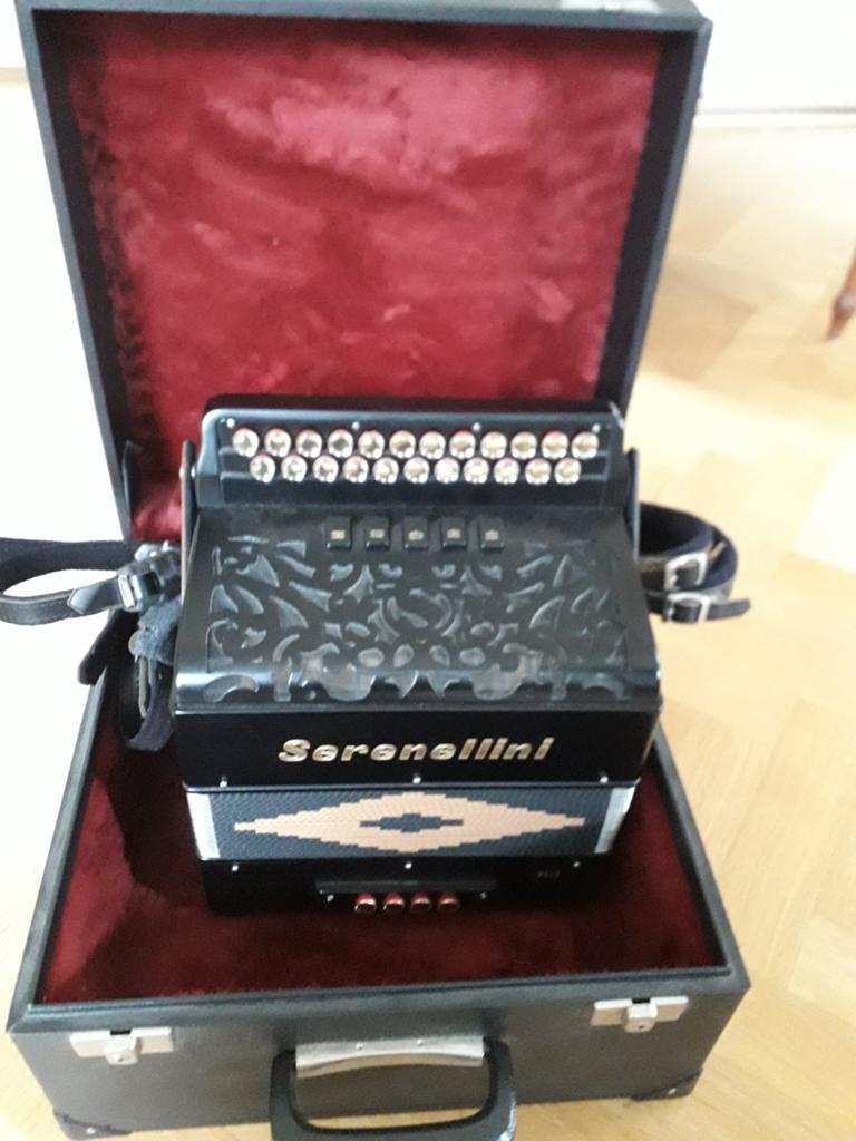Serenellini Gold CF - Zo goed als nieuw, Muziek en Instrumenten, Accordeons, Overige formaten, Met koffer, Zo goed als nieuw, Knopaccordeon