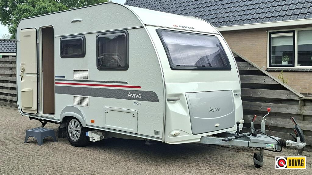 Adria Aviva 390 PS Lichtgewicht, Caravans en Kamperen, Caravans, Bedrijf, Treinzit, Adria, Tot 4 meter