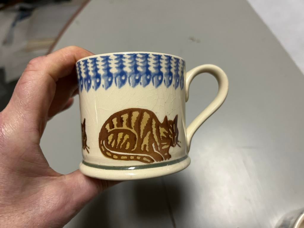 Brixton pottery mok met poes en visjes, Huis en Inrichting, Keuken | Servies, Ophalen of Verzenden, Zo goed als nieuw, Overige stijlen