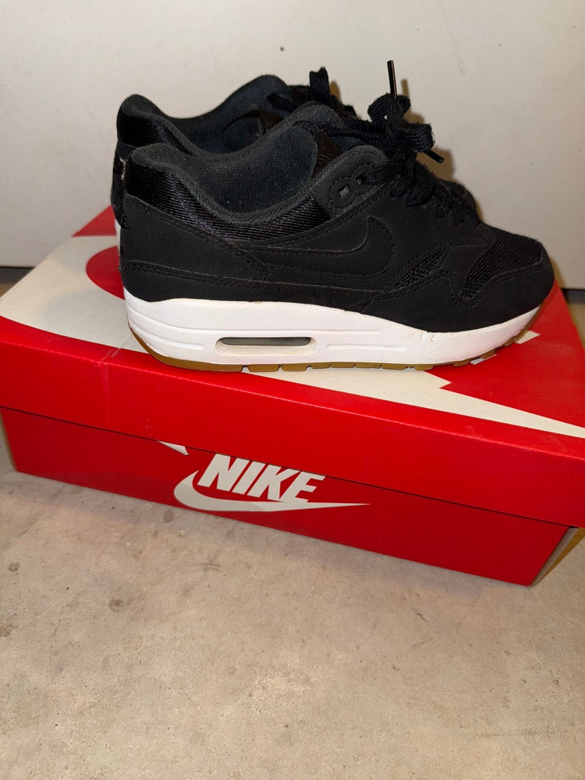 Nike Air Max 1, Ophalen of Verzenden, Zo goed als nieuw, Sneakers of Gympen