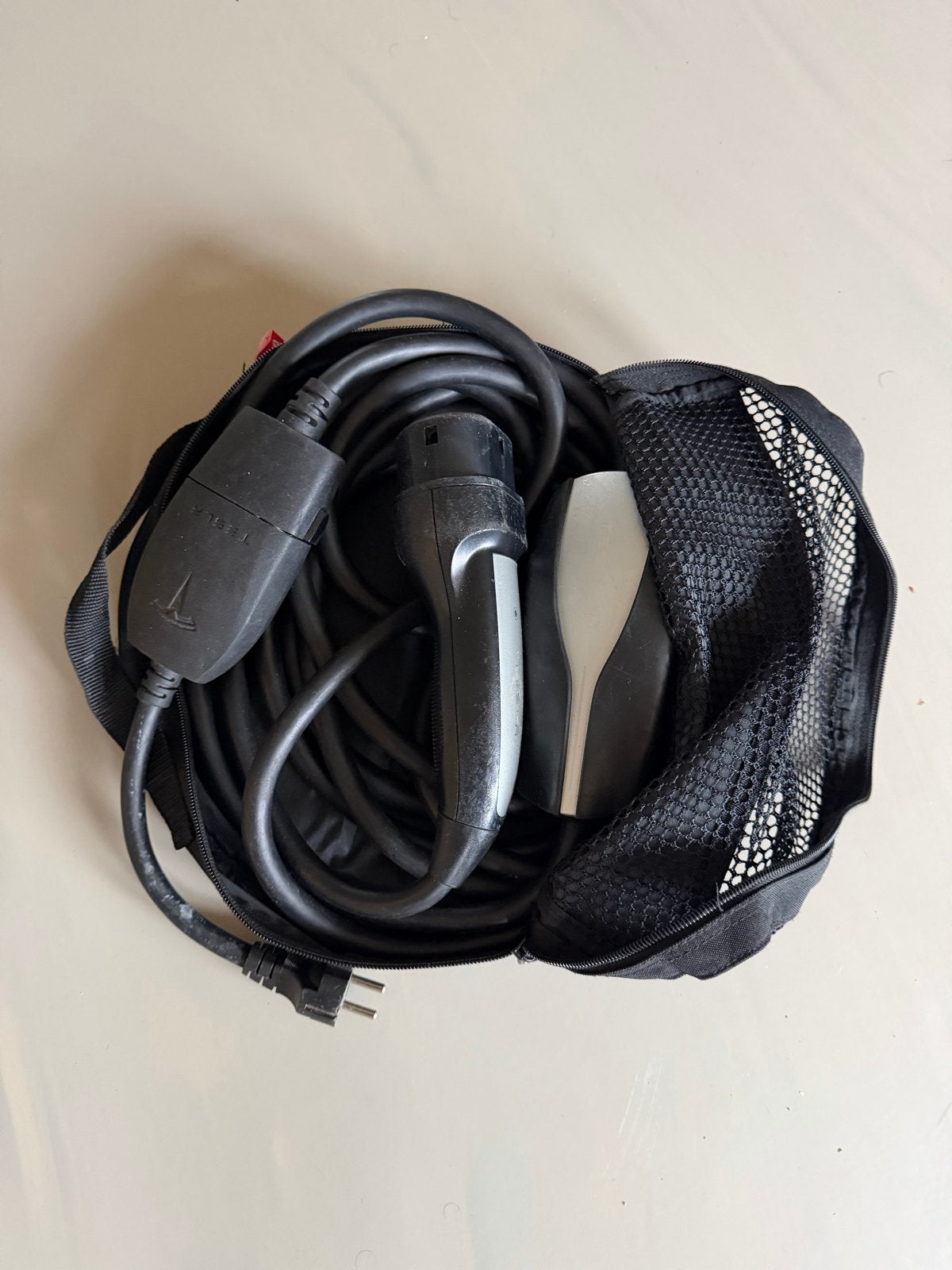 Tesla Universal Mobile Connector (UMC) 32A - Gebruikt, Ophalen of Verzenden, Gebruikt
