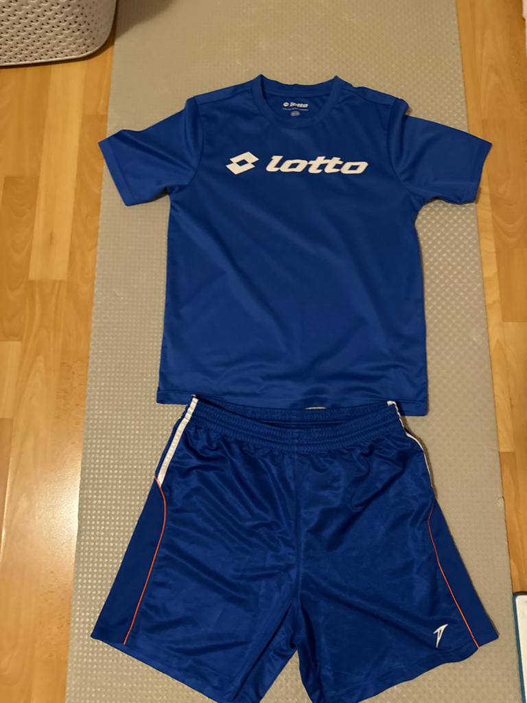 Lotto sportset: T-shirt en korte broek, Blauw, Overige maten, Ophalen of Verzenden, Zo goed als nieuw