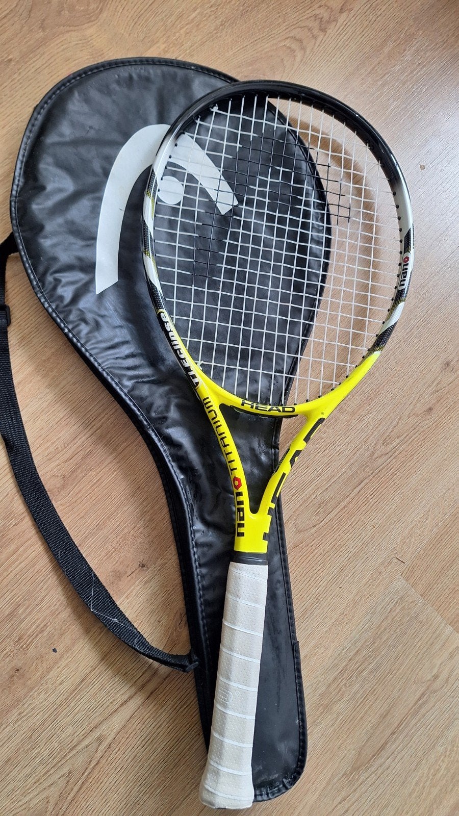 Head Nano Titanium tennisracket geel/zwart, Ophalen of Verzenden, Zo goed als nieuw, Racket, Head