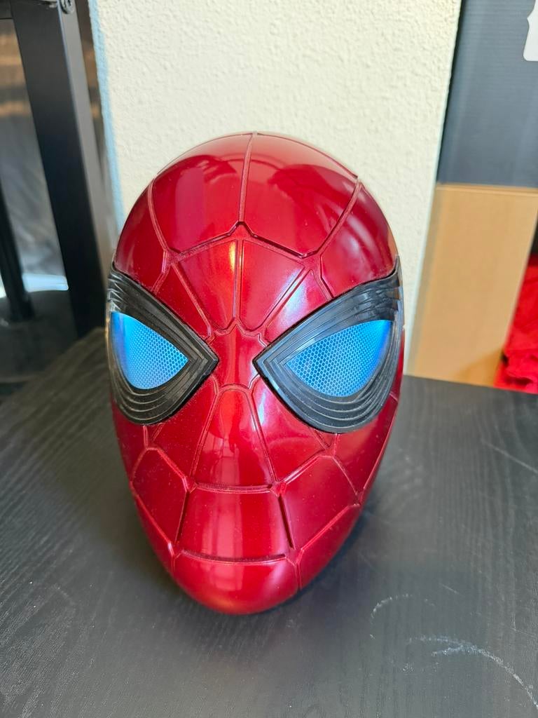 Spiderman spullen, Ophalen