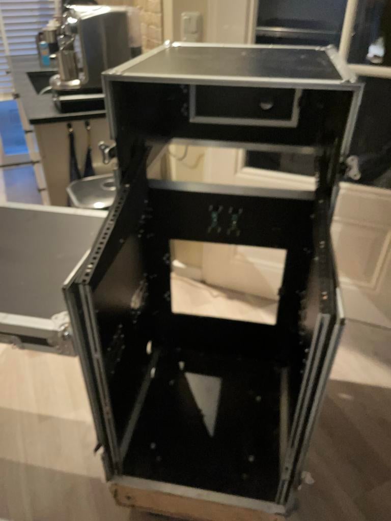 Professionele Flightcase / Rackkast met Tafel, Ophalen, Gebruikt
