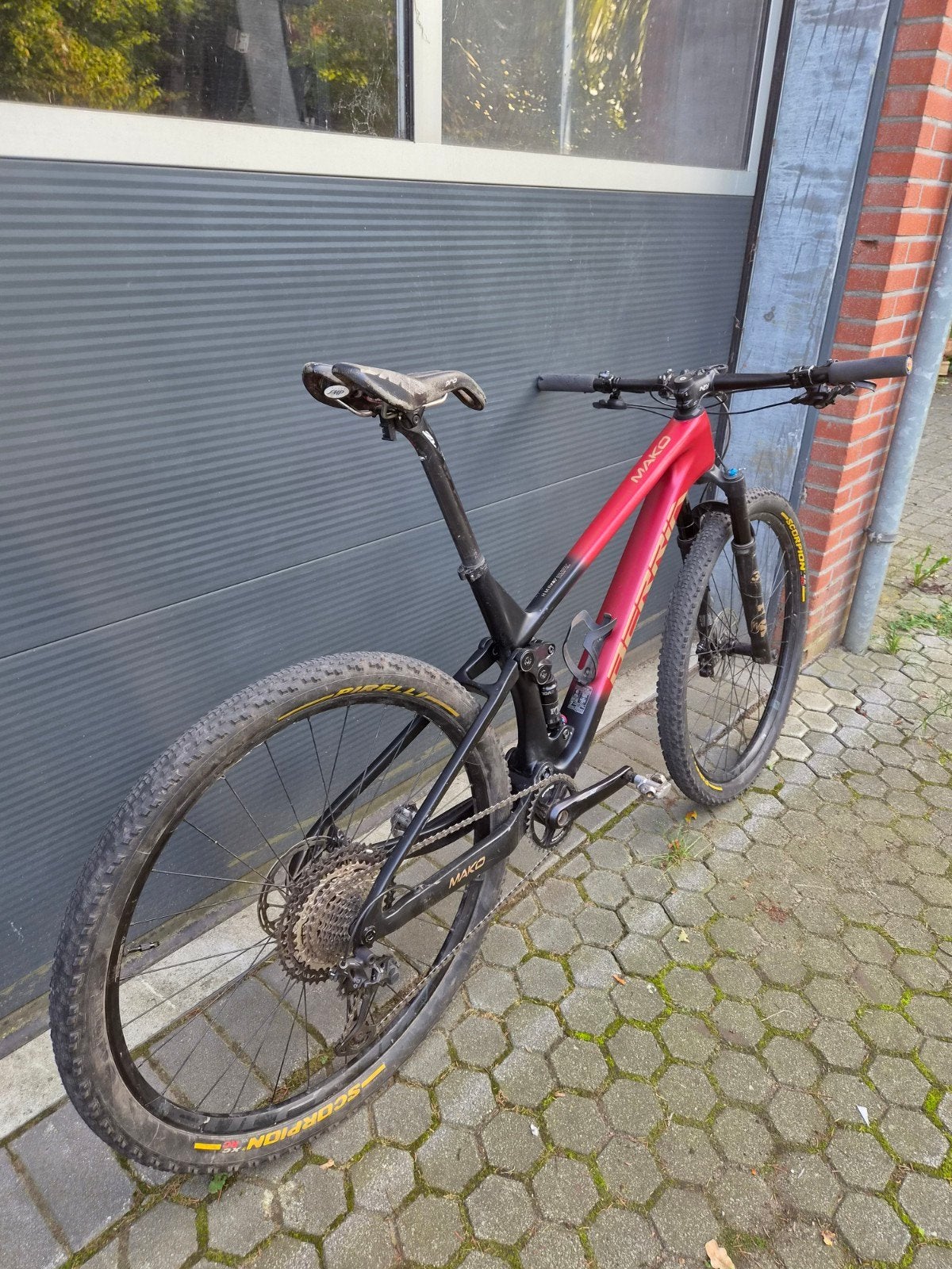 Berria Mako 6.1 2023 MTB - Maat L, Ophalen, Gebruikt, Fully, Schijfrem