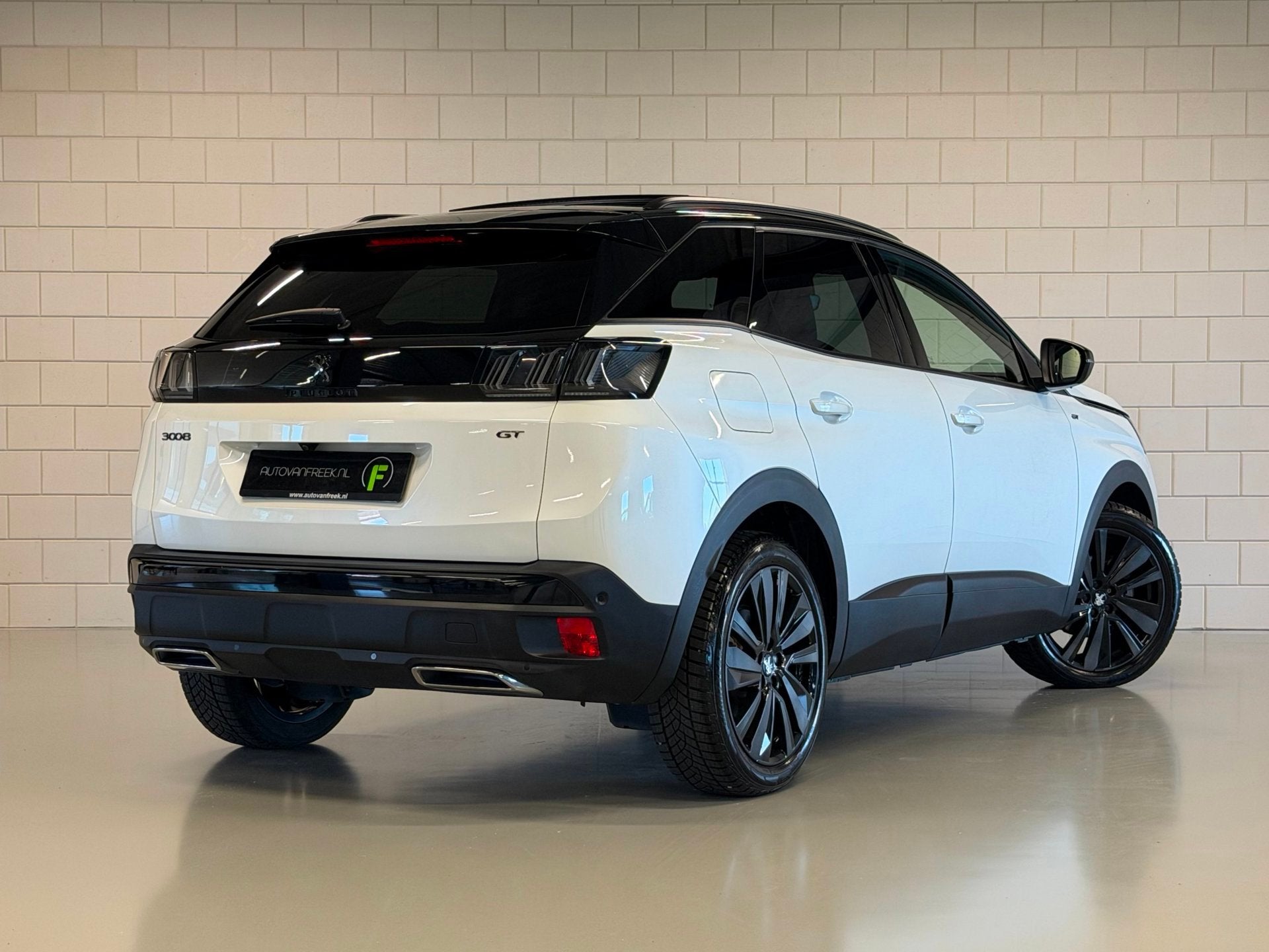 Peugeot 3008 1.2 PureTech GT Black Pack | PANO | TREKHAAK |, Dealer onderhouden, Adaptive Cruise Control, Gebruikt, 1199 cc