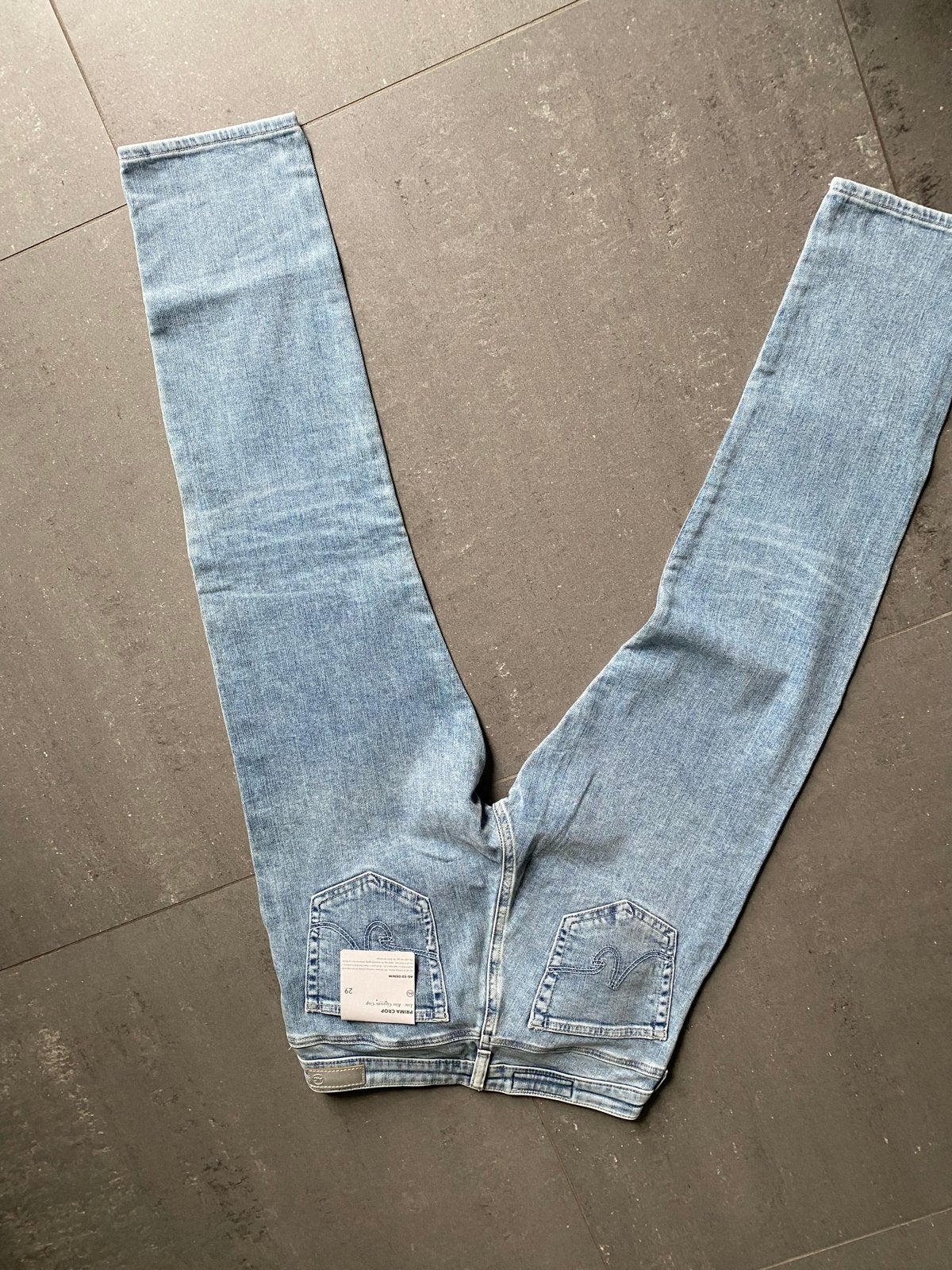 Jeans dames AG-ED Denim Prima Crop Low-Rise Cigarette, Ophalen of Verzenden, Nieuw, Blauw, W28 - W29 (confectie 36)