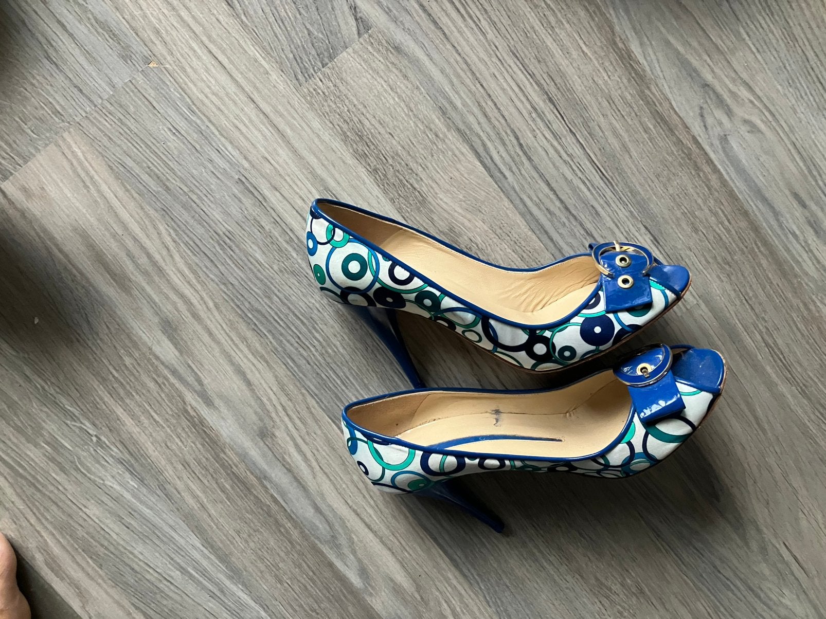 Leuke pumps maat 39 hoge hak bijna gratis, Ophalen of Verzenden, Zo goed als nieuw