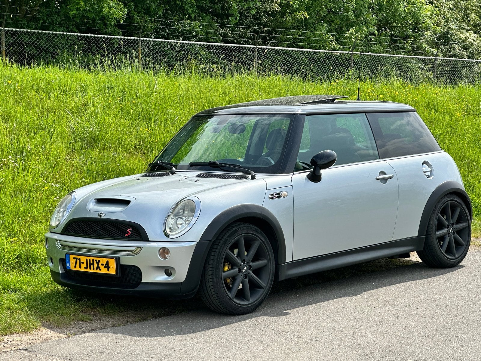 Mini 1.6 16V Cooper S 2003 Grijs, Auto's, Mini, Particulier, Cooper S, ABS, Airbags, Airconditioning, Android Auto, Apple Carplay