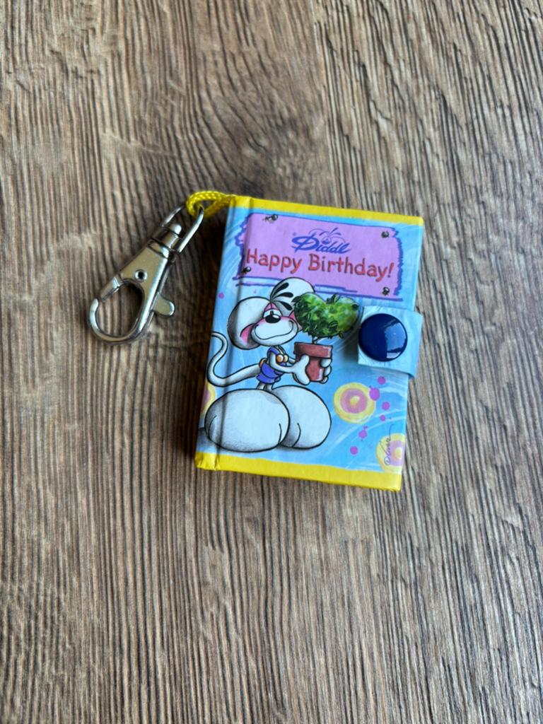 Diddl sleutelhanger boekje happy birthday, Verzamelen, Ophalen of Verzenden, Nieuw
