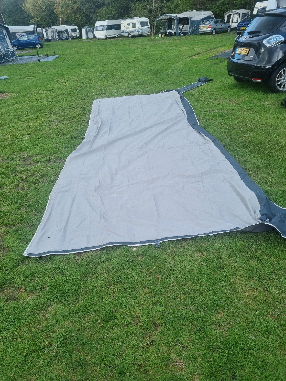 te koop luifel voor aan de voortent of aan de caravan, Ophalen